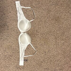 New Victoria's Secret Cream and White Bra